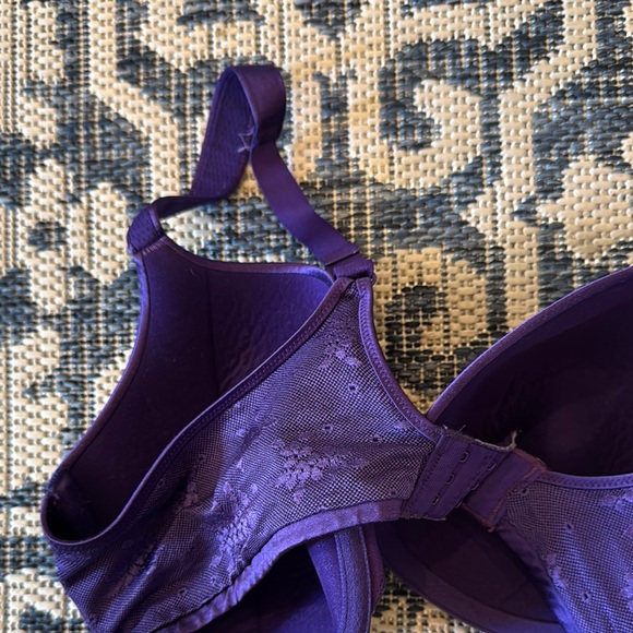 Bali Purple Satin Underwire Bra. Size 38C.  Worn several times. - Picture 8 of 15